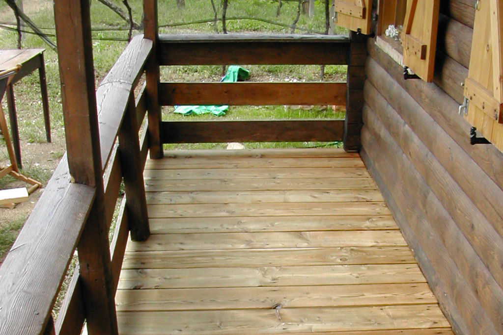 Pavimento in legno del patio trattato con Everwood